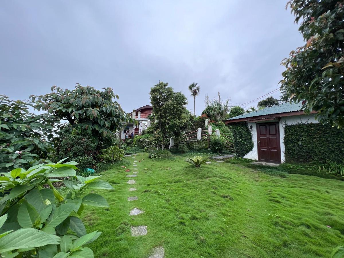 Es Deurali Resort Pokhara Extérieur photo