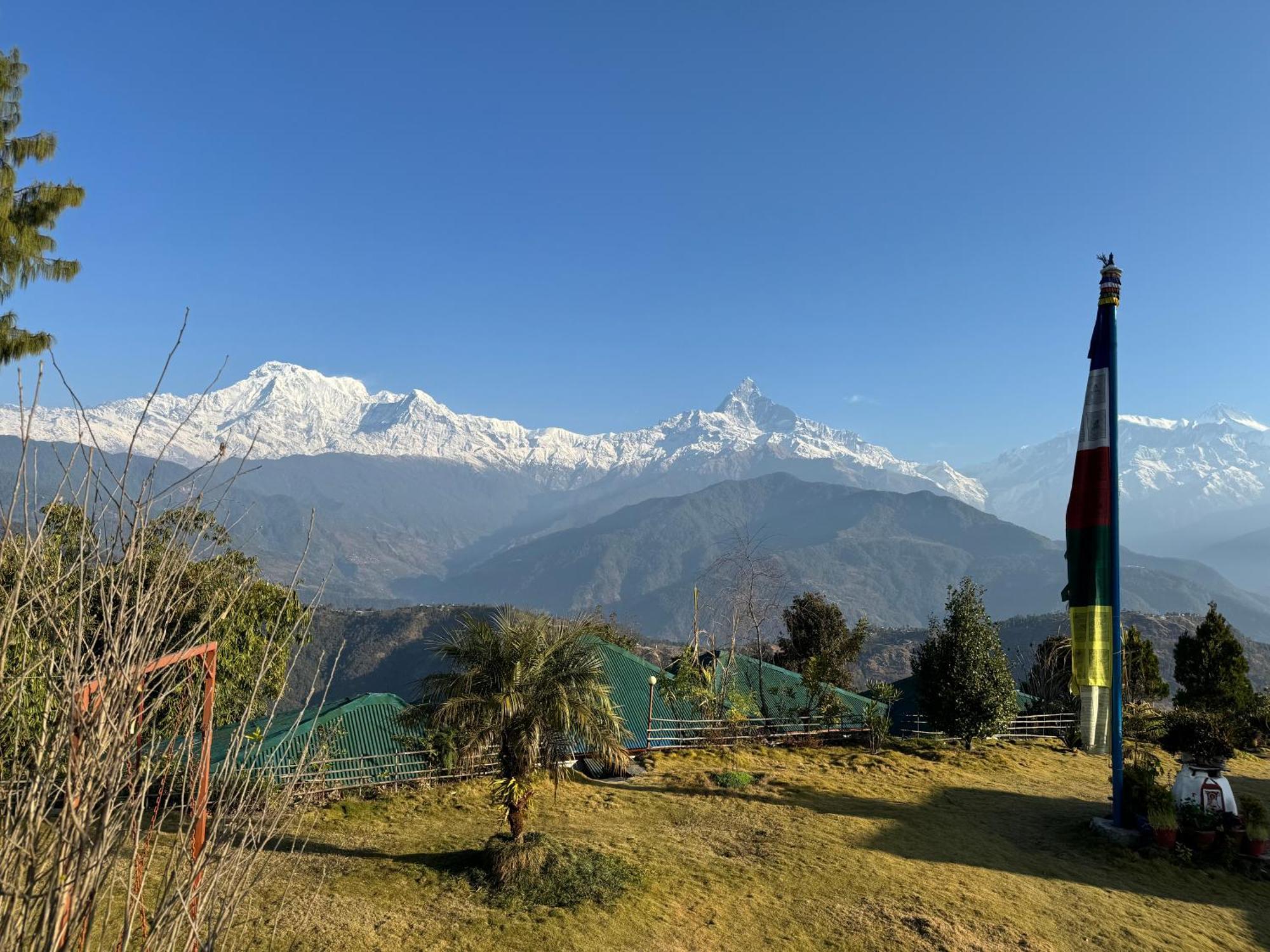 Es Deurali Resort Pokhara Extérieur photo
