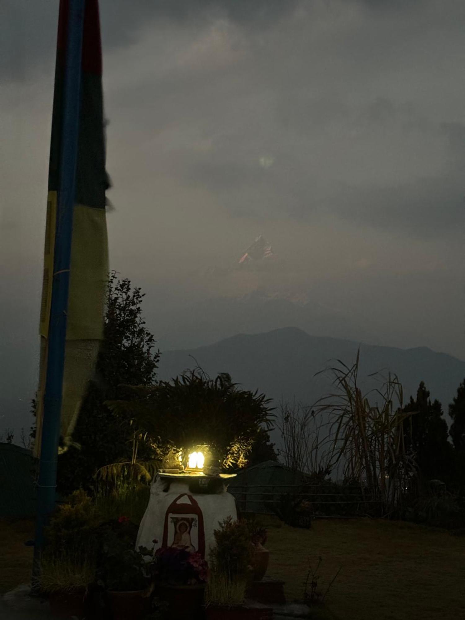 Es Deurali Resort Pokhara Extérieur photo