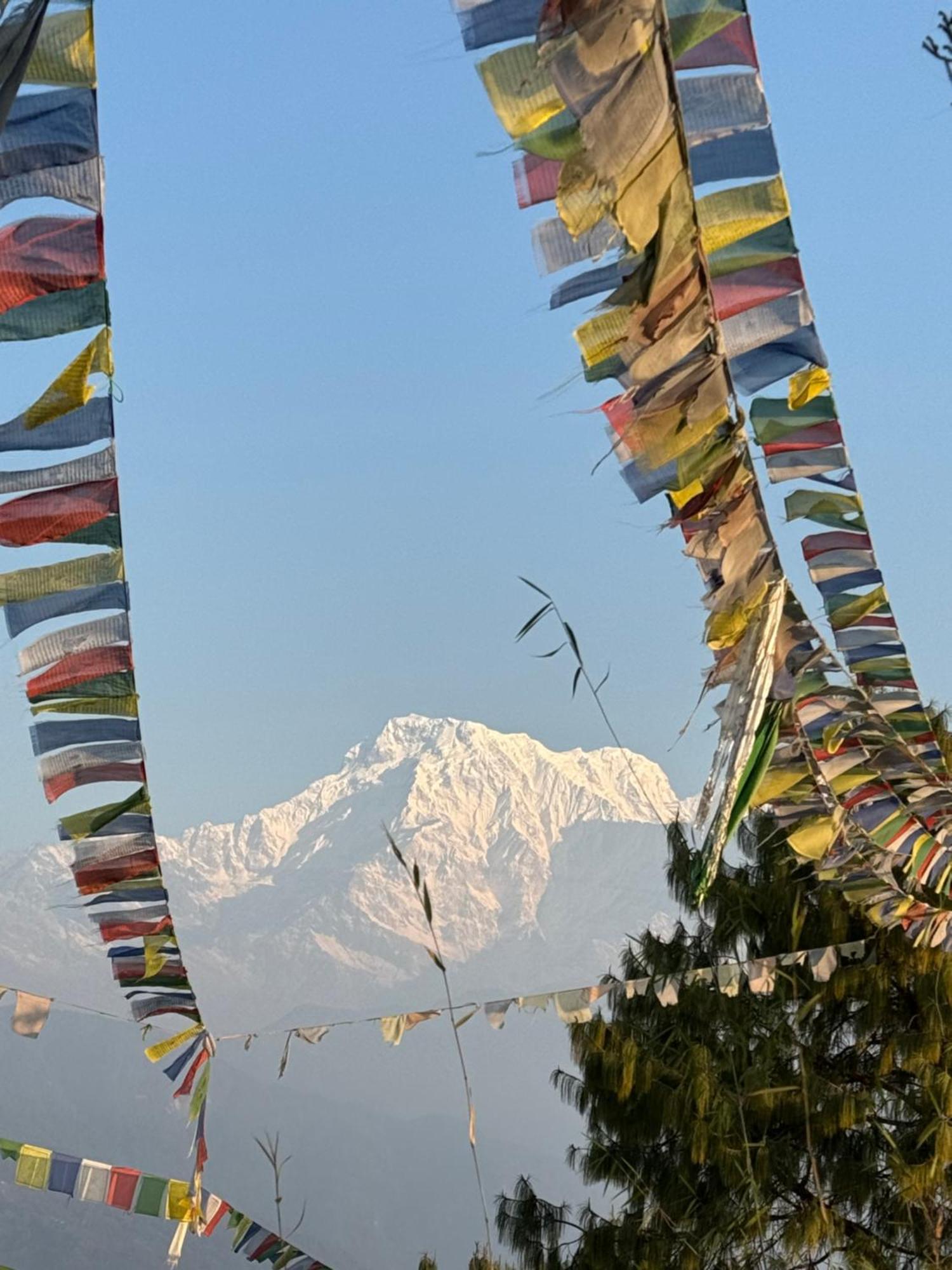 Es Deurali Resort Pokhara Extérieur photo