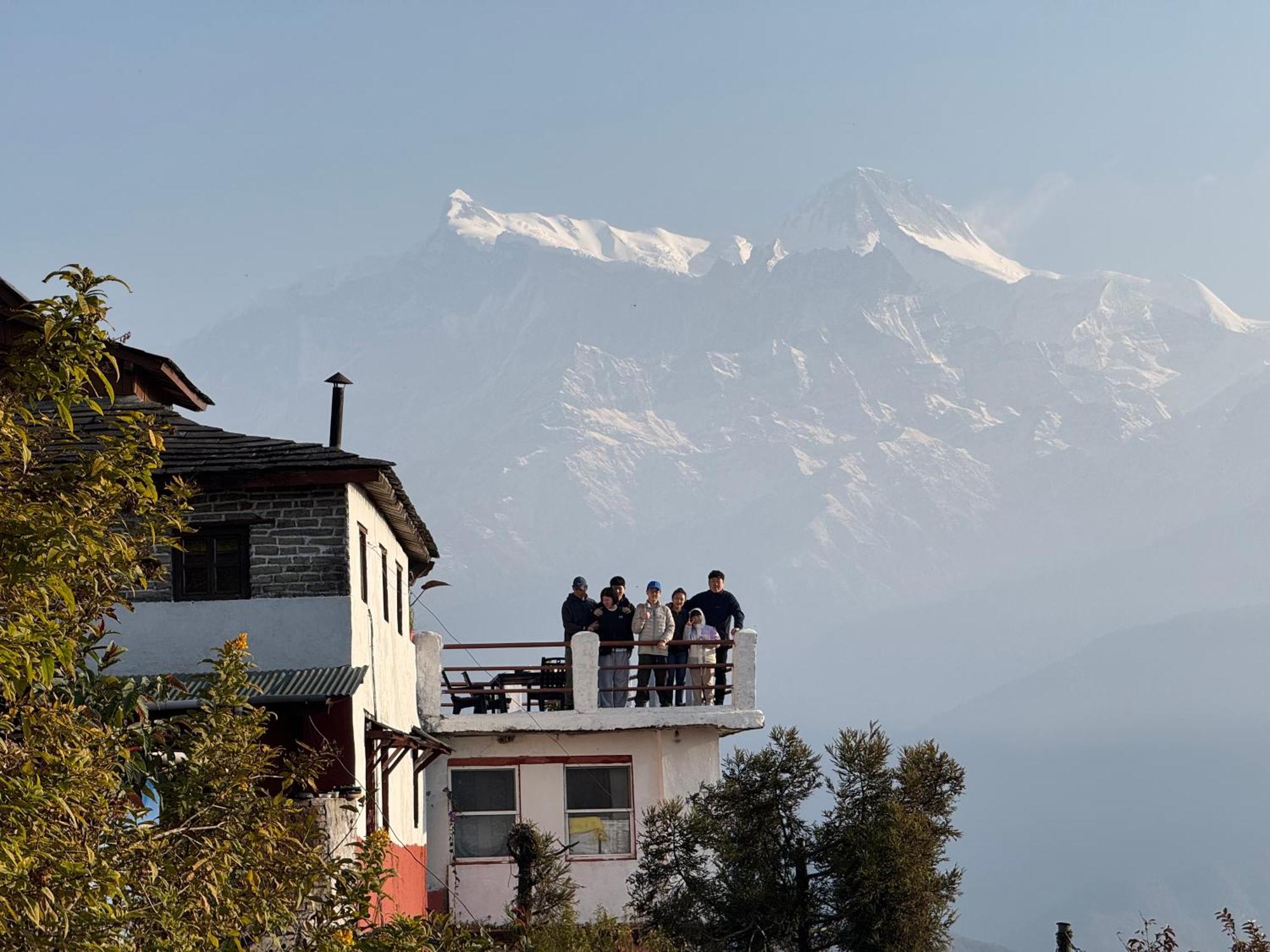 Es Deurali Resort Pokhara Extérieur photo